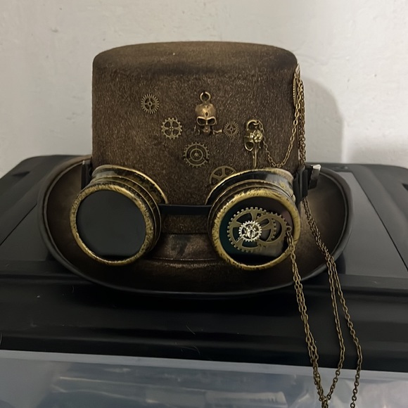 Meet your Posher, Rosemarie - Picture 2 of 2